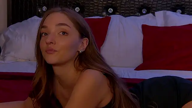 VirginieCruz online show from January 2025 11:43:02 PM