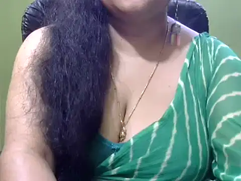 Snapshot of Mona_love143 chatting on November 2025 10:04:02 AM Mona love143 online show from November 2025 10:04:02 AM