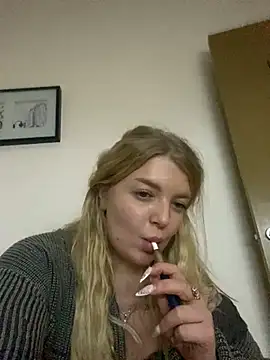 Snapshot of OdriOlsens chatting on December 2024 02:33:02 AM OdriOlsens online show from December 2024 02:33:02 AM