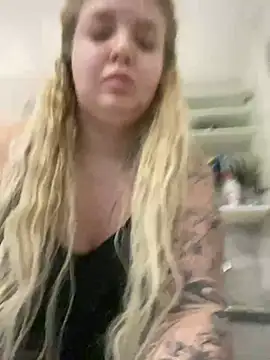 Snapshot of OdriOlsens chatting on December 2024 12:38:01 PM OdriOlsens online show from December 2024 12:38:01 PM