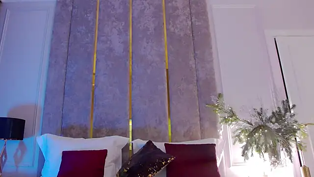 MilaDYstarlight online show from December 2024 09:44:02 PM