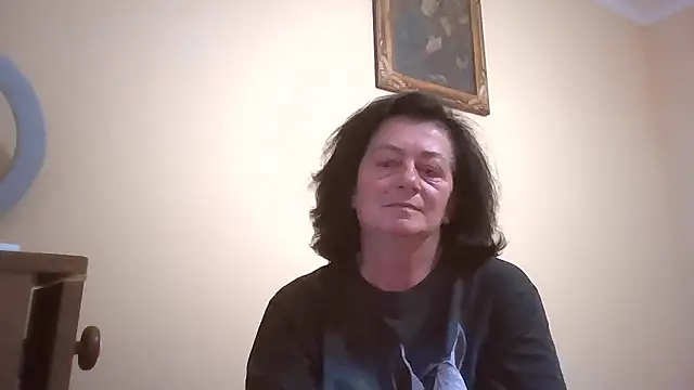 GypsiQueen2 online show from May 2026 05:32:01 PM
