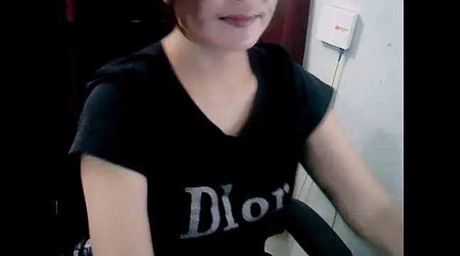 Snapshot of makemefallin chatting on January 2025 02:32:01 PM makemefallin online show from January 2025 02:32:01 PM