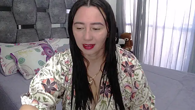 Snapshot of sara_hott_1 chatting on May 2026 12:22:02 PM sara hott 1 online show from May 2026 12:22:02 PM