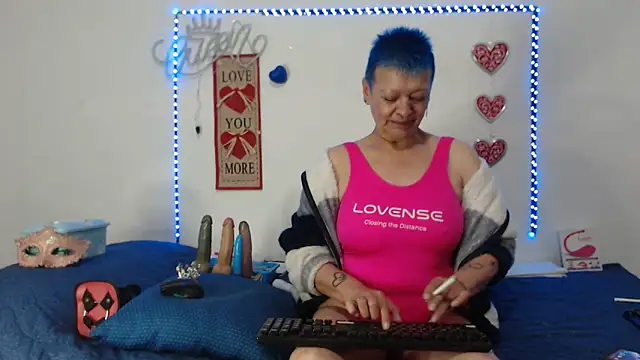 Snapshot of loquitaqueen011 chatting on February 2025 03:18:02 PM loquitaqueen011 online show from February 2025 03:18:02 PM