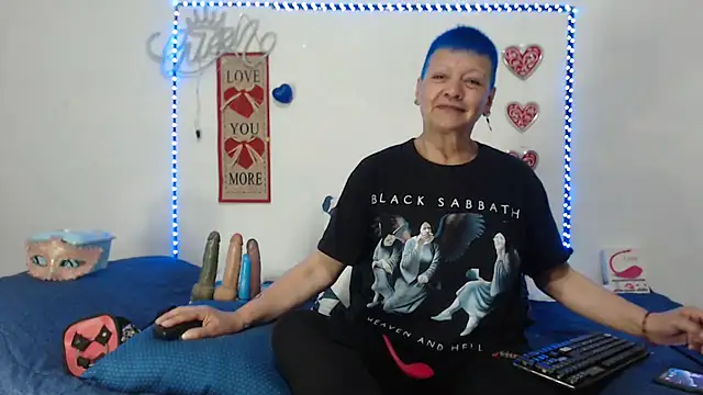 Snapshot of loquitaqueen011 chatting on February 2025 08:20:02 PM loquitaqueen011 online show from February 2025 08:20:02 PM