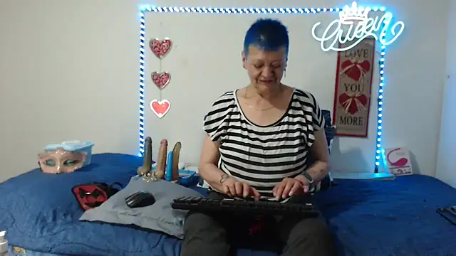 Snapshot of loquitaqueen011 chatting on September 2025 10:09:02 PM loquitaqueen011 online show from September 2025 10:09:02 PM