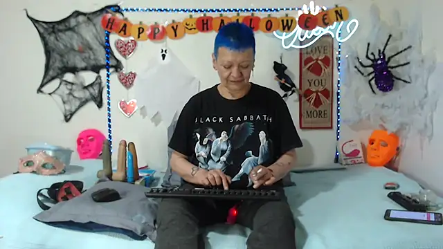 Snapshot of loquitaqueen011 chatting on October 2025 08:53:02 PM loquitaqueen011 online show from October 2025 08:53:02 PM