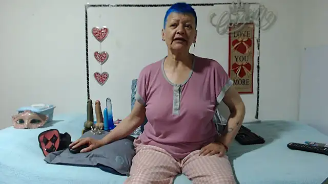 Snapshot of loquitaqueen011 chatting on November 2025 02:40:02 PM loquitaqueen011 online show from November 2025 02:40:02 PM