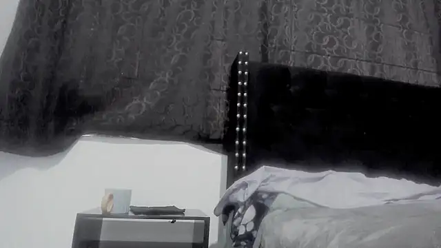 amareto queen online show from December 2025 09:53:01 PM