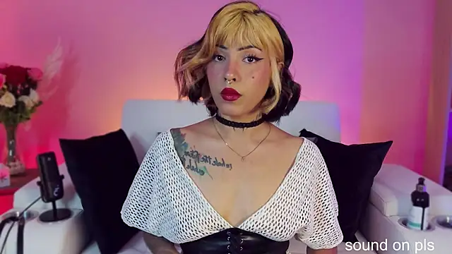 kitty pruu online show from January 2025 11:00:01 PM