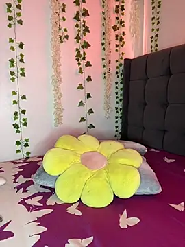 DazedGlade online show from November 2025 12:47:01 PM