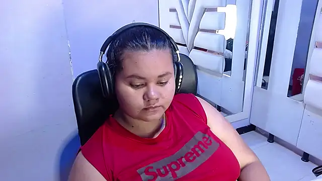 ValenTitis online show from October 2025 08:42:02 PM