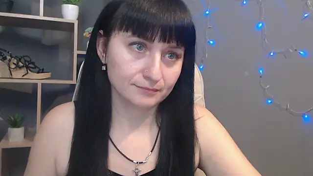 Snapshot of NinaFlawlees chatting on November 2025 12:49:02 PM NinaFlawlees online show from November 2025 12:49:02 PM