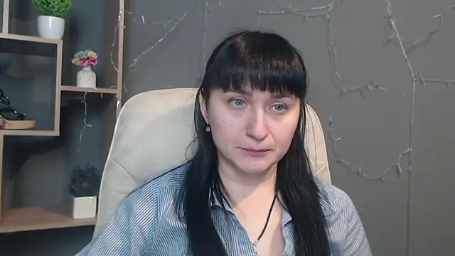 Snapshot of NinaFlawlees chatting on December 2025 12:58:01 PM NinaFlawlees online show from December 2025 12:58:01 PM