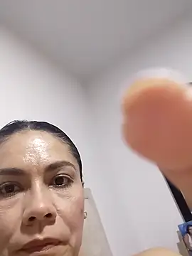 Snapshot of JennyRouse01 chatting on December 2025 12:27:01 AM JennyRouse01 online show from December 2025 12:27:01 AM