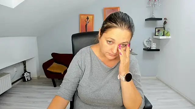 LollaGirl online show from September 2025 03:39:02 AM