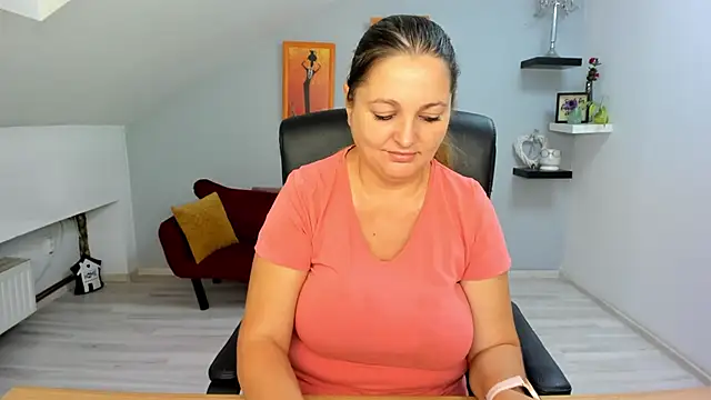 LollaGirl online show from September 2025 03:19:02 AM