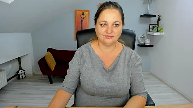 LollaGirl online show from September 2025 03:19:02 AM