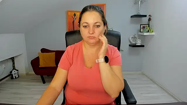 LollaGirl online show from October 2025 03:18:01 AM