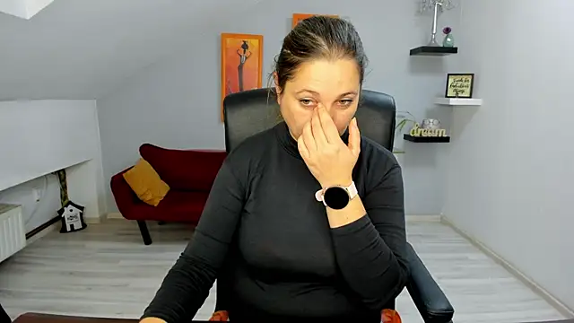 LollaGirl online show from November 2025 04:22:01 AM