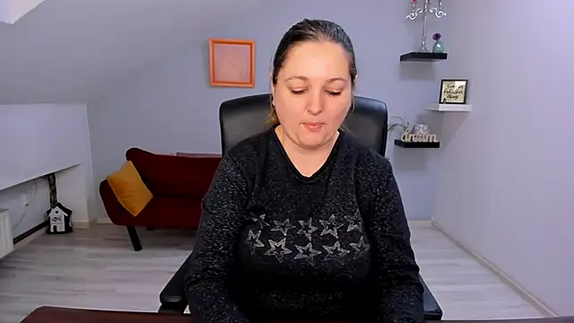 LollaGirl online show from February 2026 04:21:02 AM