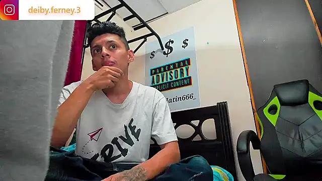 Snapshot of davidlatin66 chatting on March 2025 04:07:02 AM davidlatin66 online show from March 2025 04:07:02 AM