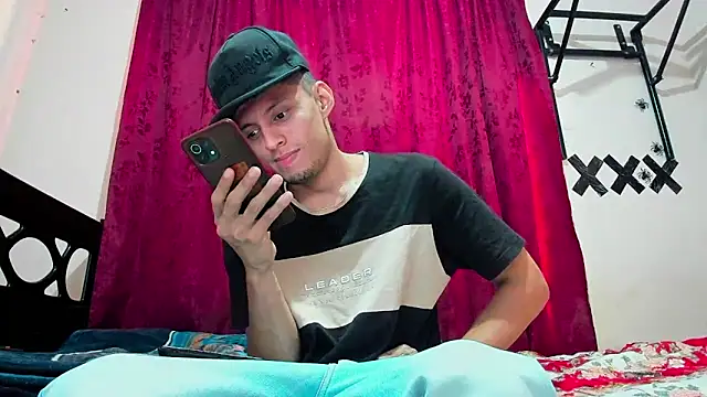 Snapshot of davidlatin66 chatting on October 2025 07:10:02 PM davidlatin66 online show from October 2025 07:10:02 PM