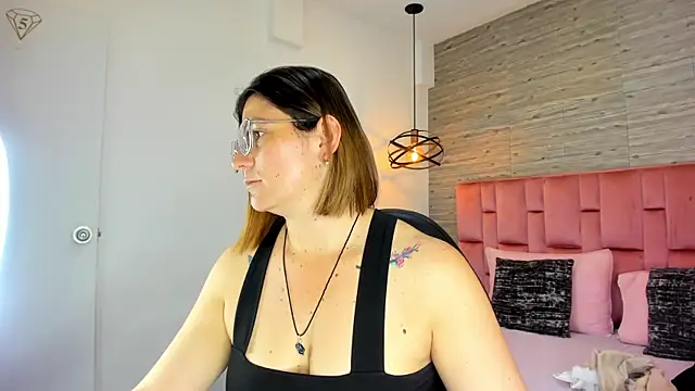 SarahDeyvis online show from September 2025 04:51:02 PM