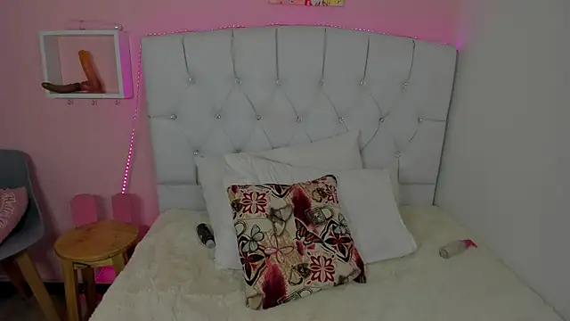 18candys online show from February 2025 10:43:02 PM