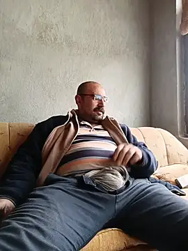 masculine bear daddy online show from December 2025 09:40:02 AM