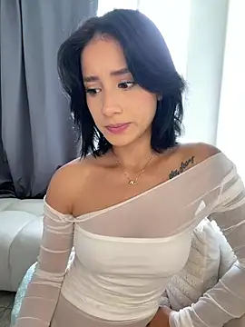 Snapshot of Ale_Lewis chatting on February 2025 09:15:01 PM Ale Lewis online show from February 2025 09:15:01 PM