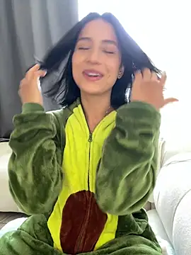 Snapshot of Ale_Lewis chatting on February 2025 08:37:01 PM Ale Lewis online show from February 2025 08:37:01 PM