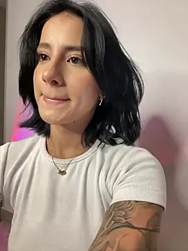 Snapshot of Ale_Lewis chatting on February 2025 12:26:01 AM Ale Lewis online show from February 2025 12:26:01 AM