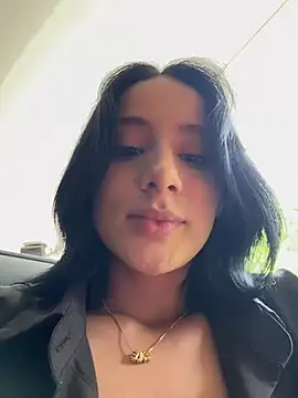 Snapshot of Ale_Lewis chatting on March 2025 09:05:02 PM Ale Lewis online show from March 2025 09:05:02 PM