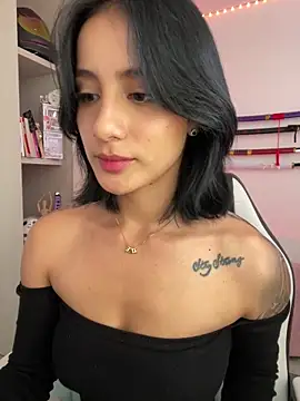 Snapshot of Ale_Lewis chatting on March 2025 08:27:01 PM Ale Lewis online show from March 2025 08:27:01 PM