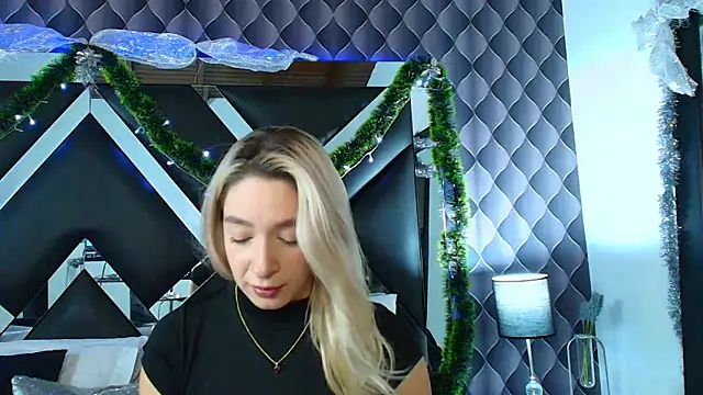 victoriaa lee  online show from December 2024 07:34:02 PM