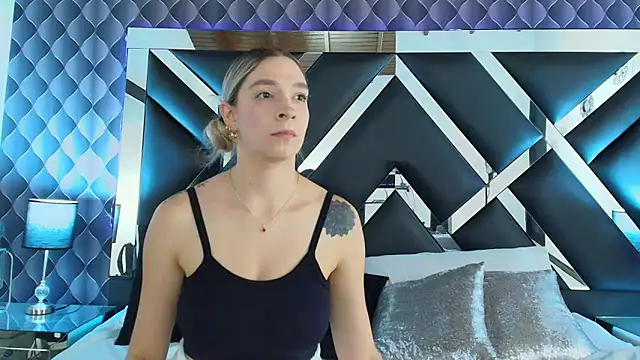 victoriaa lee  online show from January 2025 11:13:01 PM