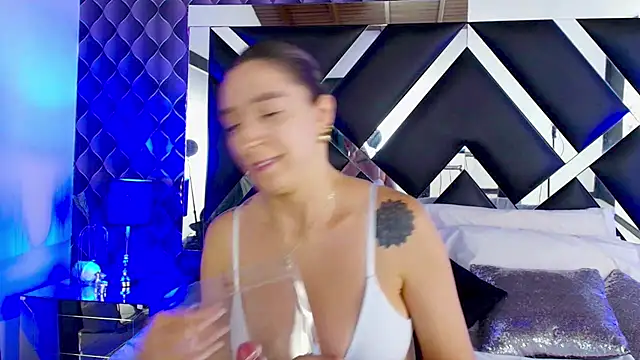 victoriaa lee  online show from March 2025 01:54:01 AM