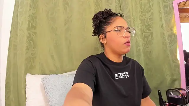 Snapshot of iriss_25 chatting on February 2025 12:25:02 PM iriss 25 online show from February 2025 12:25:02 PM