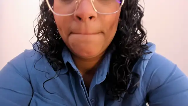 Snapshot of iriss_25 chatting on March 2025 01:07:02 PM iriss 25 online show from March 2025 01:07:02 PM