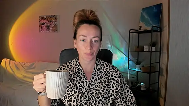 RebeccaMartinez online show from October 2025 10:15:01 AM