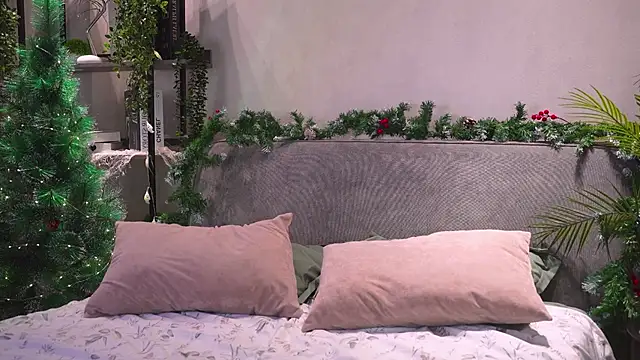 AuroraMari online show from December 2025 11:23:02 PM