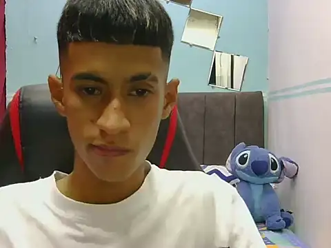 Snapshot of Angelstripboy chatting on May 2026 11:02:02 PM Angelstripboy online show from May 2026 11:02:02 PM