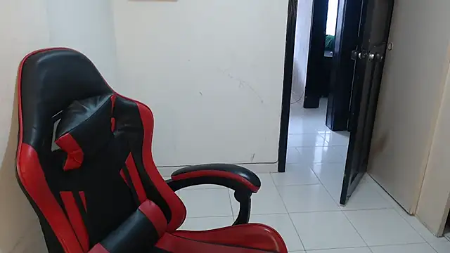 Snapshot of Liamiler01_ chatting on November 2025 02:18:01 PM Liamiler01 online show from November 2025 02:18:01 PM