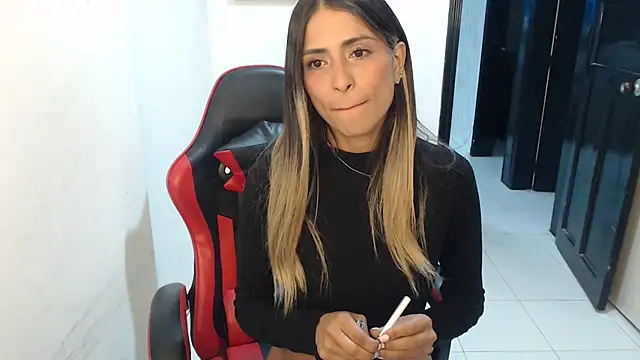 Snapshot of Liamiler01_ chatting on November 2025 02:24:01 AM Liamiler01 online show from November 2025 02:24:01 AM