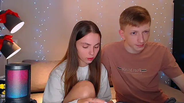 juliaanddima online show from February 2025 10:00:02 PM