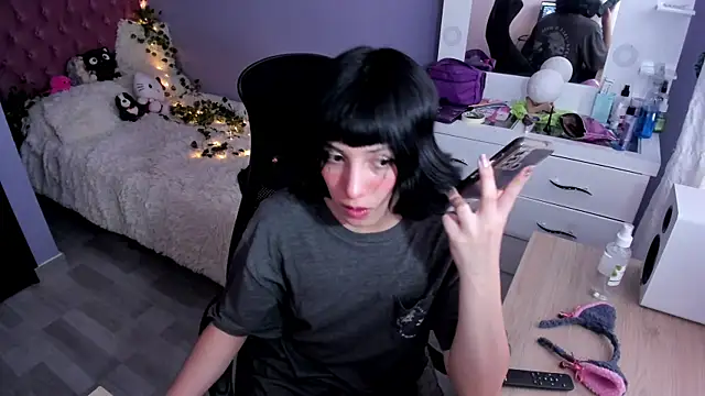 Room312  online show from December 2024 08:33:01 PM