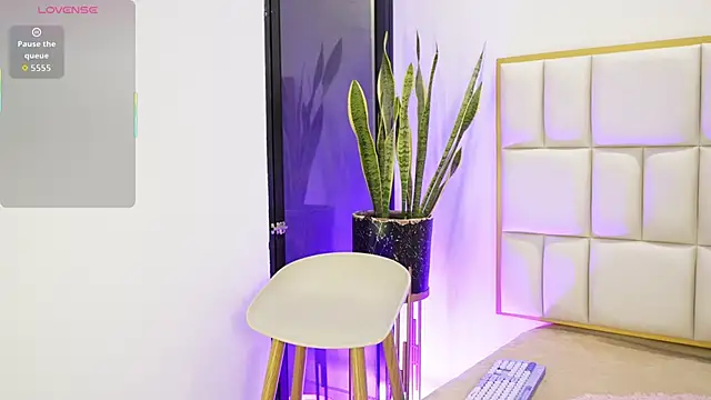 Anais aradia online show from January 2026 04:59:01 AM