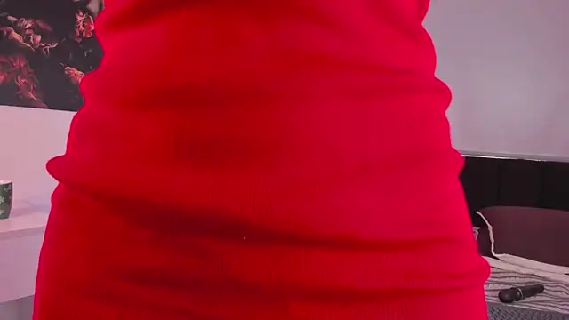 mia thompsonn  online show from December 2024 06:03:02 PM